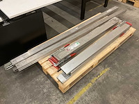 Partij stuwbalken - afbeelding 1 van  2