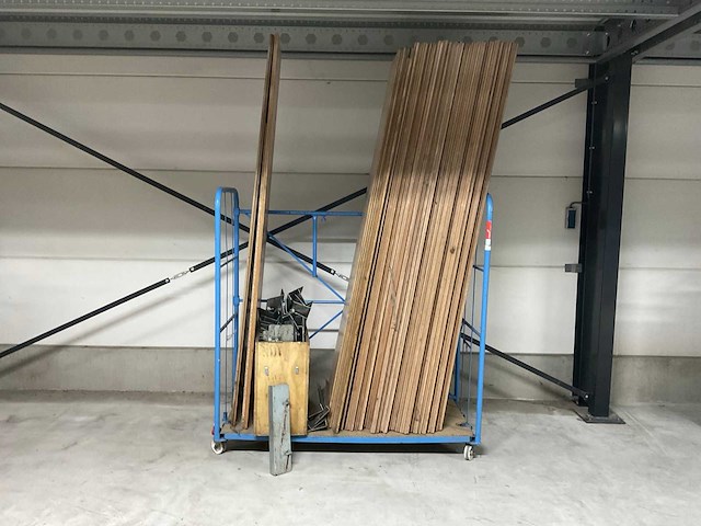 Partij stuwplanken en stuwijzers - afbeelding 1 van  6