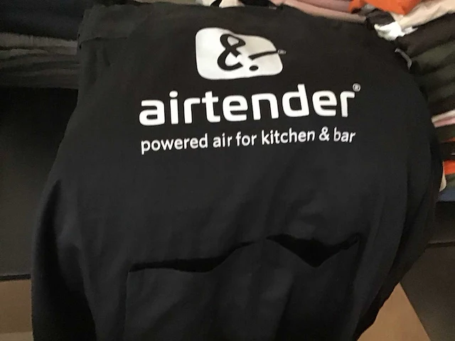 Partij sweaters en joggingbroeken - afbeelding 4 van  7