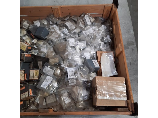 Partij t-kop bouten, o.a. fokker - afbeelding 6 van  7