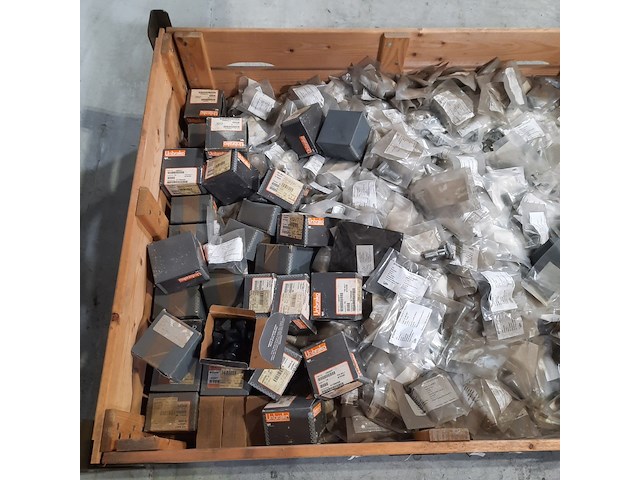 Partij t-kop bouten, o.a. fokker - afbeelding 7 van  7