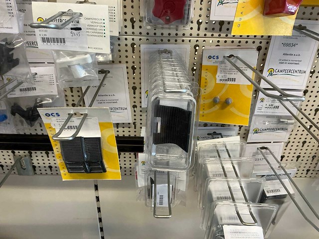 Partij tafel en fietsendrageronderdelen - afbeelding 2 van  17