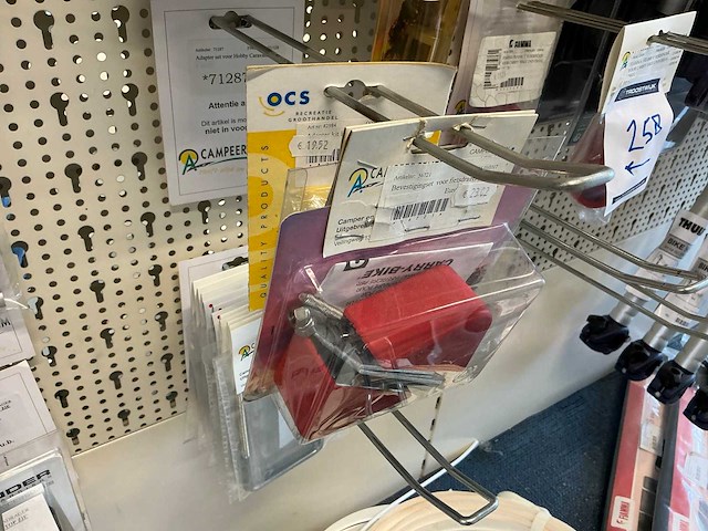 Partij tafel en fietsendrageronderdelen - afbeelding 6 van  17