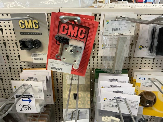 Partij tafel en fietsendrageronderdelen - afbeelding 11 van  17