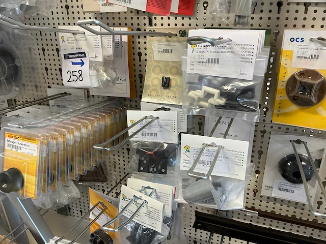 Partij tafel en fietsendrageronderdelen - afbeelding 12 van  17