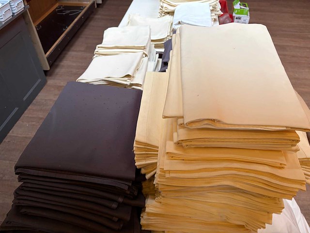 Partij tafel linnengoed en gordijnen - afbeelding 7 van  7