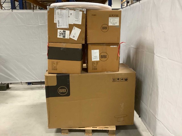 Partij tafelbladen en poten - afbeelding 3 van  11