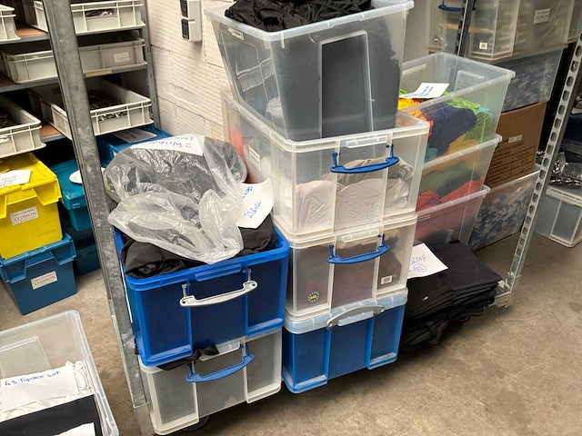 Partij tafelrokken en tafelhoezen - afbeelding 3 van  3