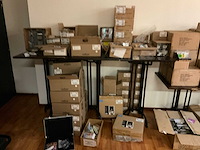 Partij tafels en stoelen - afbeelding 1 van  1