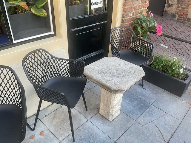 Partij tafels, stoelen en banken - afbeelding 4 van  5