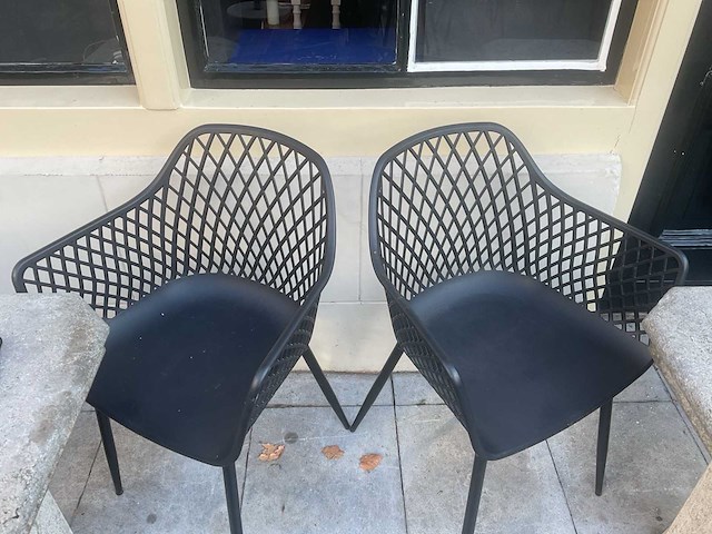 Partij tafels, stoelen en banken - afbeelding 5 van  5