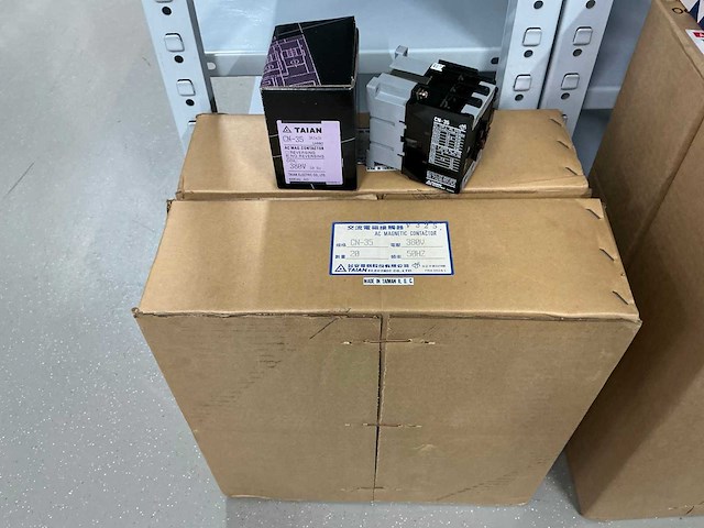 Partij taian ac magnetic contactors cn-35 (40x) - afbeelding 2 van  2
