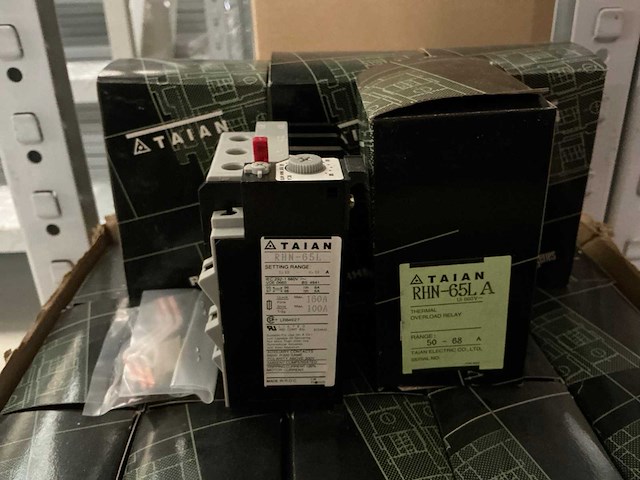 Partij taian rhn-65l thermal overload relay (64x) - afbeelding 1 van  4