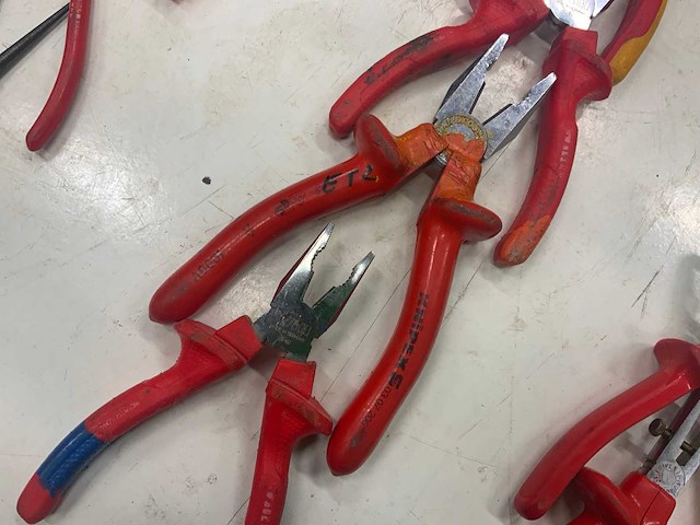 Partij tangen o,a knipex - afbeelding 2 van  10