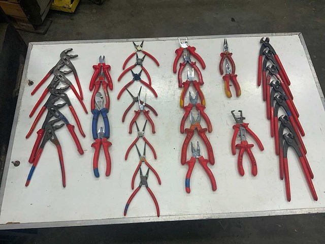 Partij tangen o,a knipex - afbeelding 1 van  10