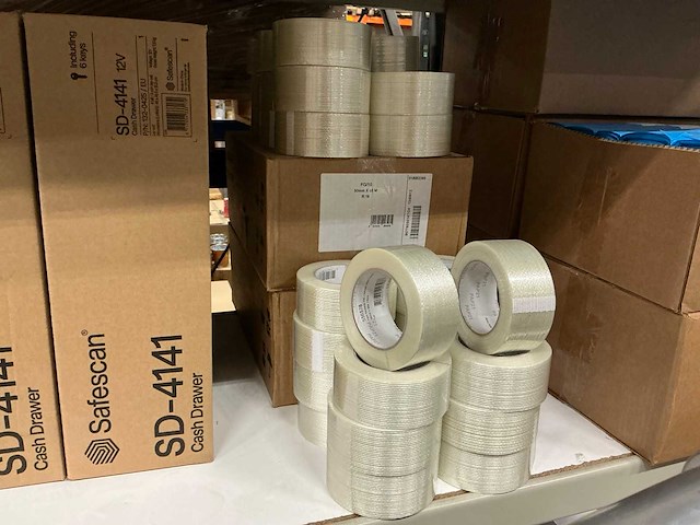 Partij tape versterkt pvc+solvent+nylon transparant 50mm x 50 m 110my (69x) - afbeelding 1 van  2