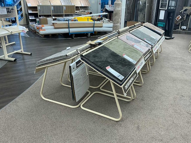 Partij tapijt samples met houder (25x) - afbeelding 1 van  12