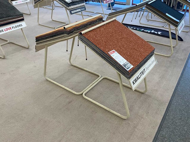 Partij tapijt samples met houder (34x) - afbeelding 2 van  8