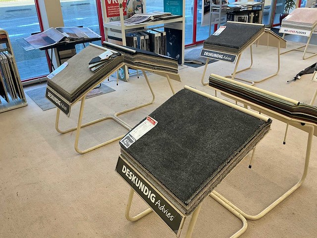 Partij tapijt samples met houder (34x) - afbeelding 6 van  8