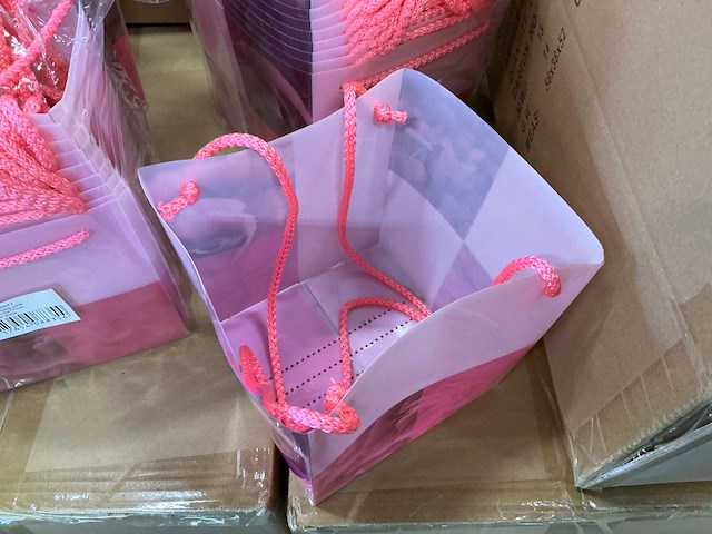 Partij tas obsession big pink 17/17x15/15x17cm (1860x) - afbeelding 2 van  6