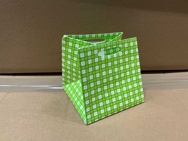 Partij tas quadro green 10,5x10,5x10,5cm (1360x) - afbeelding 1 van  5