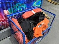 Partij tassen en zeil - afbeelding 3 van  6