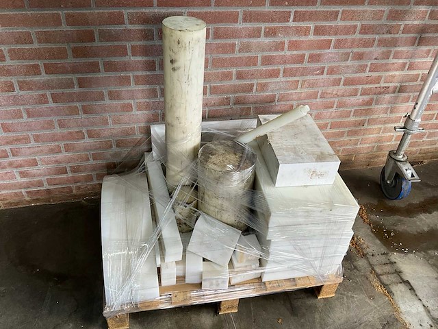 Partij technisch kunststof - afbeelding 5 van  6