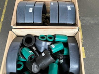 Partij technische kunststof ringen en onderdelen 211kg - afbeelding 2 van  4