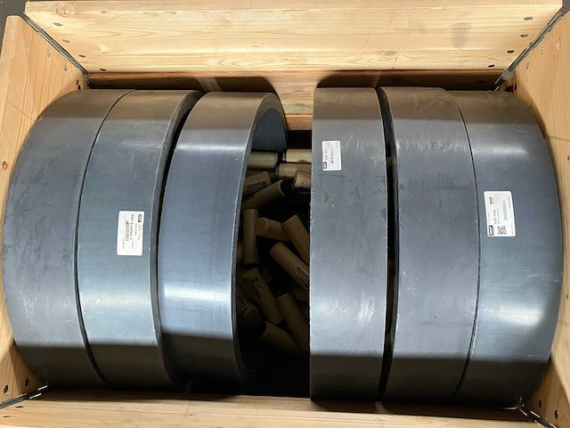 Partij technische kunststof ringen en onderdelen 211kg - afbeelding 3 van  4
