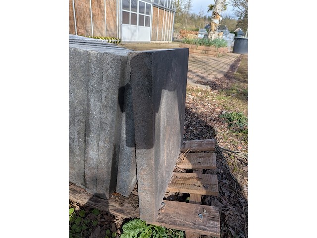 Partij tegels en pallisadebanden - afbeelding 2 van  10