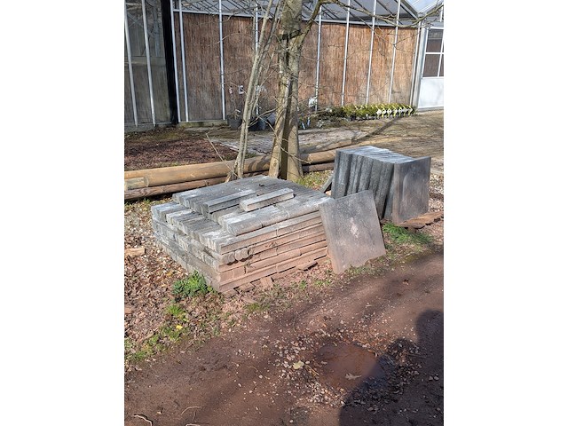 Partij tegels en pallisadebanden - afbeelding 3 van  10