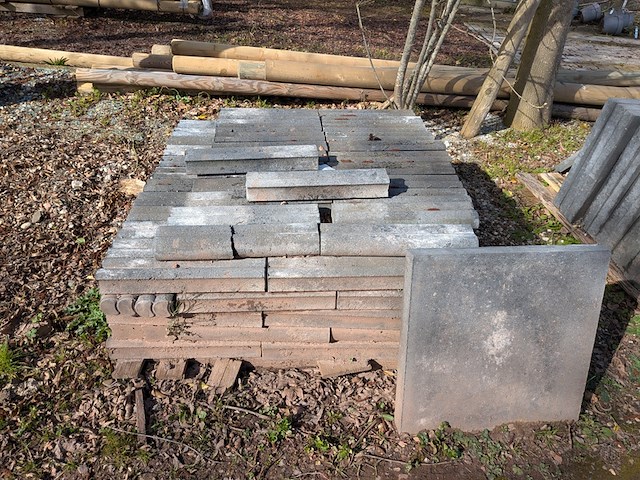 Partij tegels en pallisadebanden - afbeelding 8 van  10