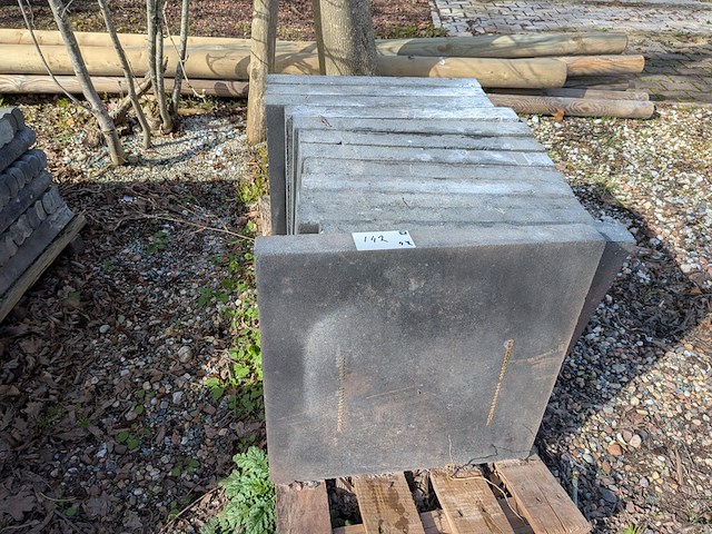 Partij tegels en pallisadebanden - afbeelding 10 van  10