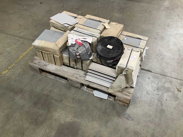 Partij tegels - afbeelding 2 van  2