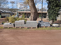 Partij tegels - afbeelding 1 van  14