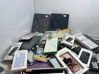 Partij telefoon- en tablet hoesjes en accessoires - afbeelding 2 van  9