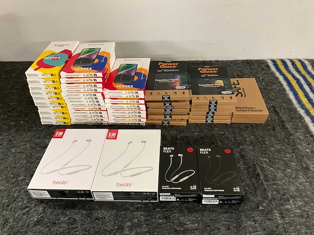 Partij telefoon accessoires (54x) - afbeelding 1 van  7