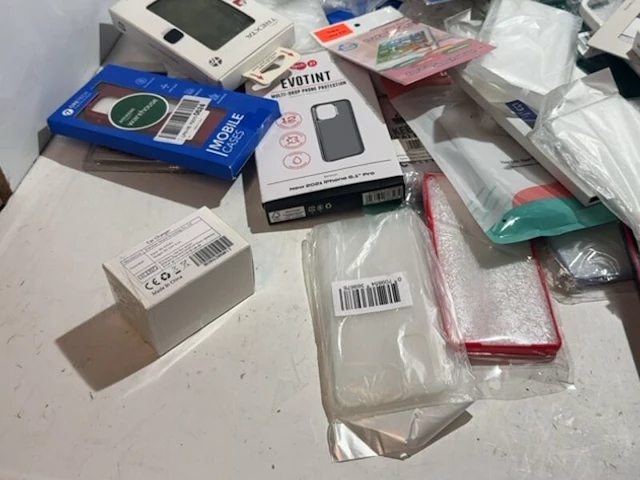 Partij telefoon en tablet accessoires - afbeelding 9 van  10