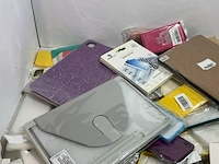 Partij telefoon en tablet hoesjes en accessoires - afbeelding 2 van  7