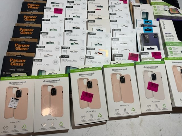 Partij telefoon hoesjes en screen protectors, panzer glass en xqisit - afbeelding 6 van  9