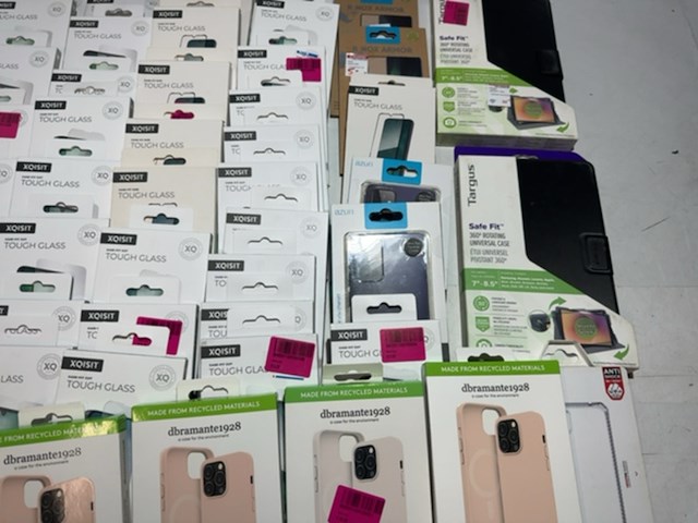 Partij telefoon hoesjes en screen protectors, panzer glass en xqisit - afbeelding 8 van  9