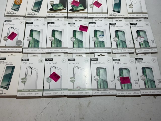 Partij telefoon hoesjes en screen protectors, xqisit - afbeelding 3 van  7