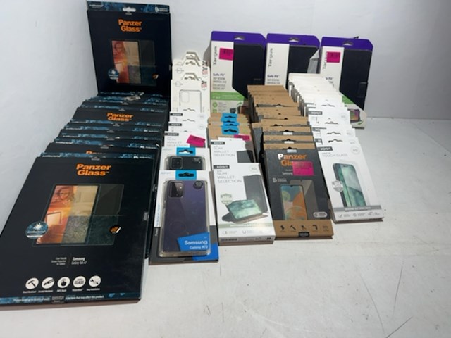 Partij telefoon tablet hoesjes en screen protectors, panzerglass, xqisit, azuri en itskins - afbeelding 1 van  7