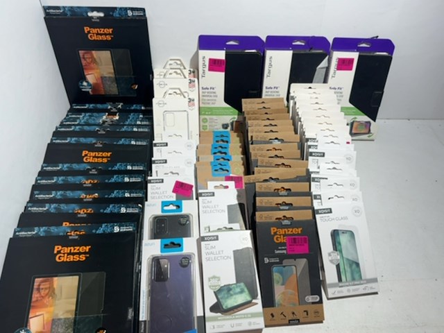 Partij telefoon tablet hoesjes en screen protectors, panzerglass, xqisit, azuri en itskins - afbeelding 2 van  7