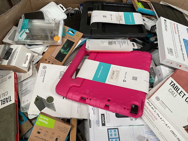 Partij telefoon, tablet hoesjes & telefoonhouders - afbeelding 3 van  6