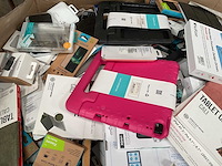 Partij telefoon, tablet hoesjes & telefoonhouders - afbeelding 3 van  6