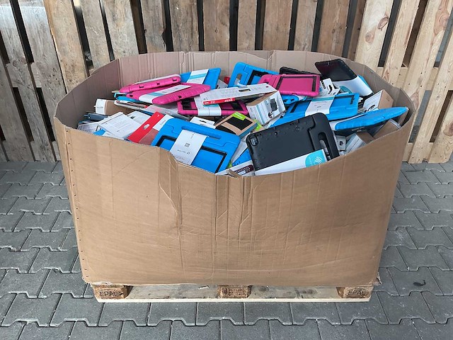 Partij telefoon, tablet hoesjes & telefoonhouders - afbeelding 2 van  6