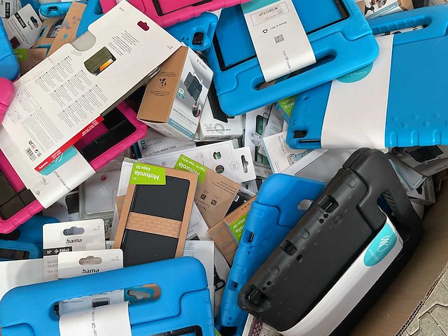 Partij telefoon, tablet hoesjes & telefoonhouders - afbeelding 5 van  6