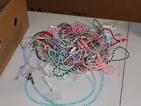 Partij telefoonhangers voor om nek 24 stuks zie foto in ds c - afbeelding 6 van  9