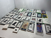 Partij telefoonhoesjes, diverse merken en types 32 stuks